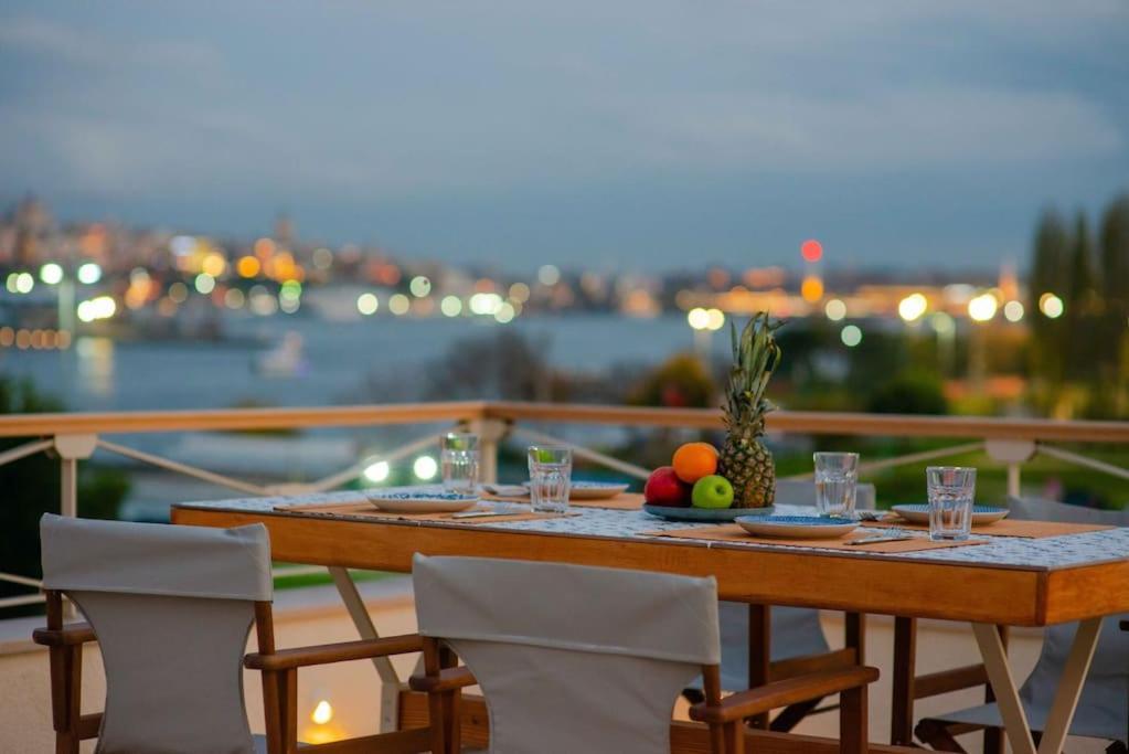 Waterfront Apartment By The Tram - Terrace With Dome & Golden Horn View In Fatih Istanbulská provincie Exteriér fotografie