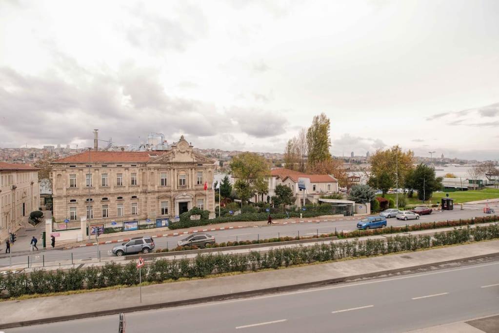 Waterfront Apartment By The Tram - Terrace With Dome & Golden Horn View In Fatih Istanbulská provincie Exteriér fotografie
