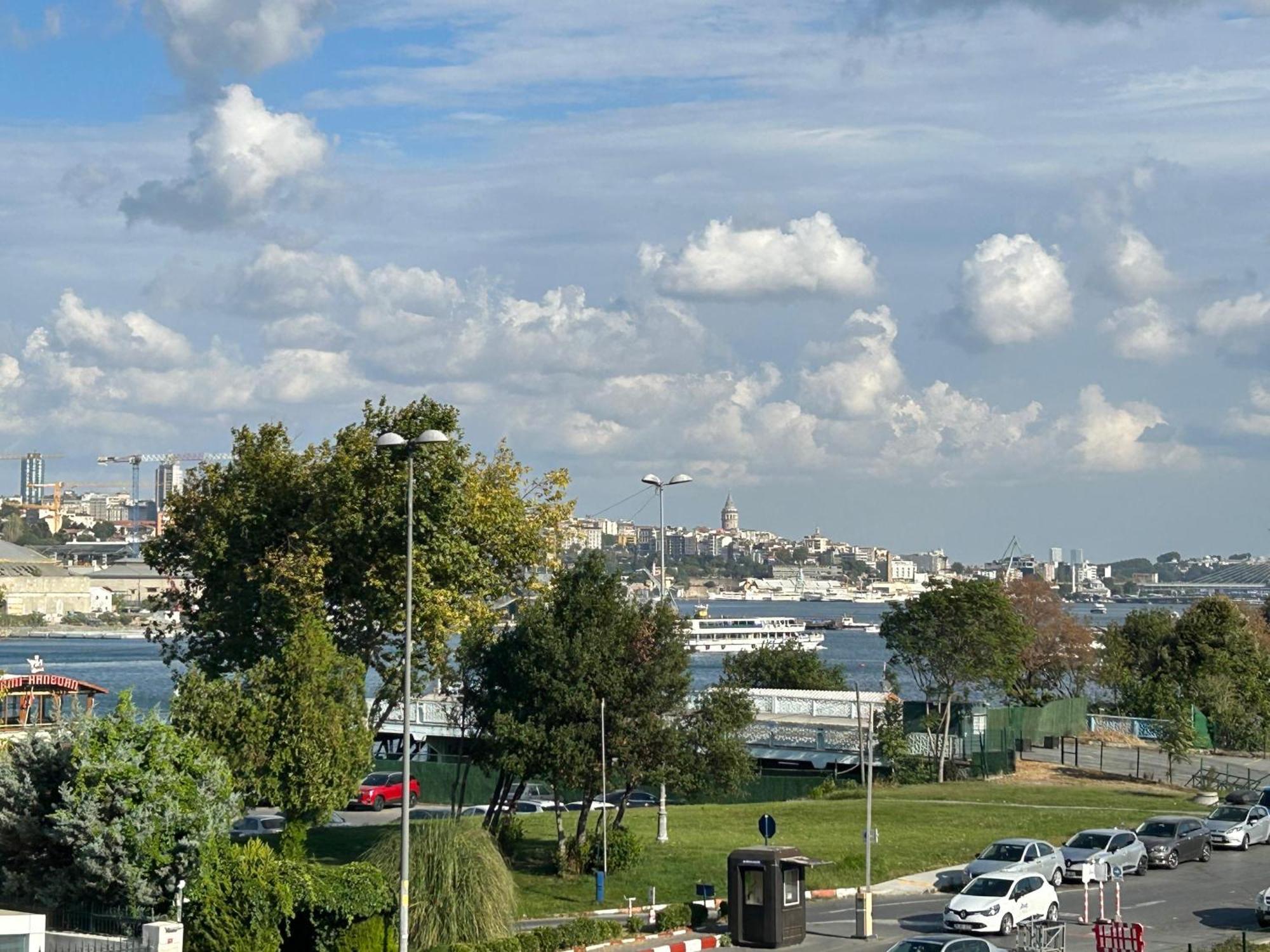 Waterfront Apartment By The Tram - Terrace With Dome & Golden Horn View In Fatih Istanbulská provincie Exteriér fotografie
