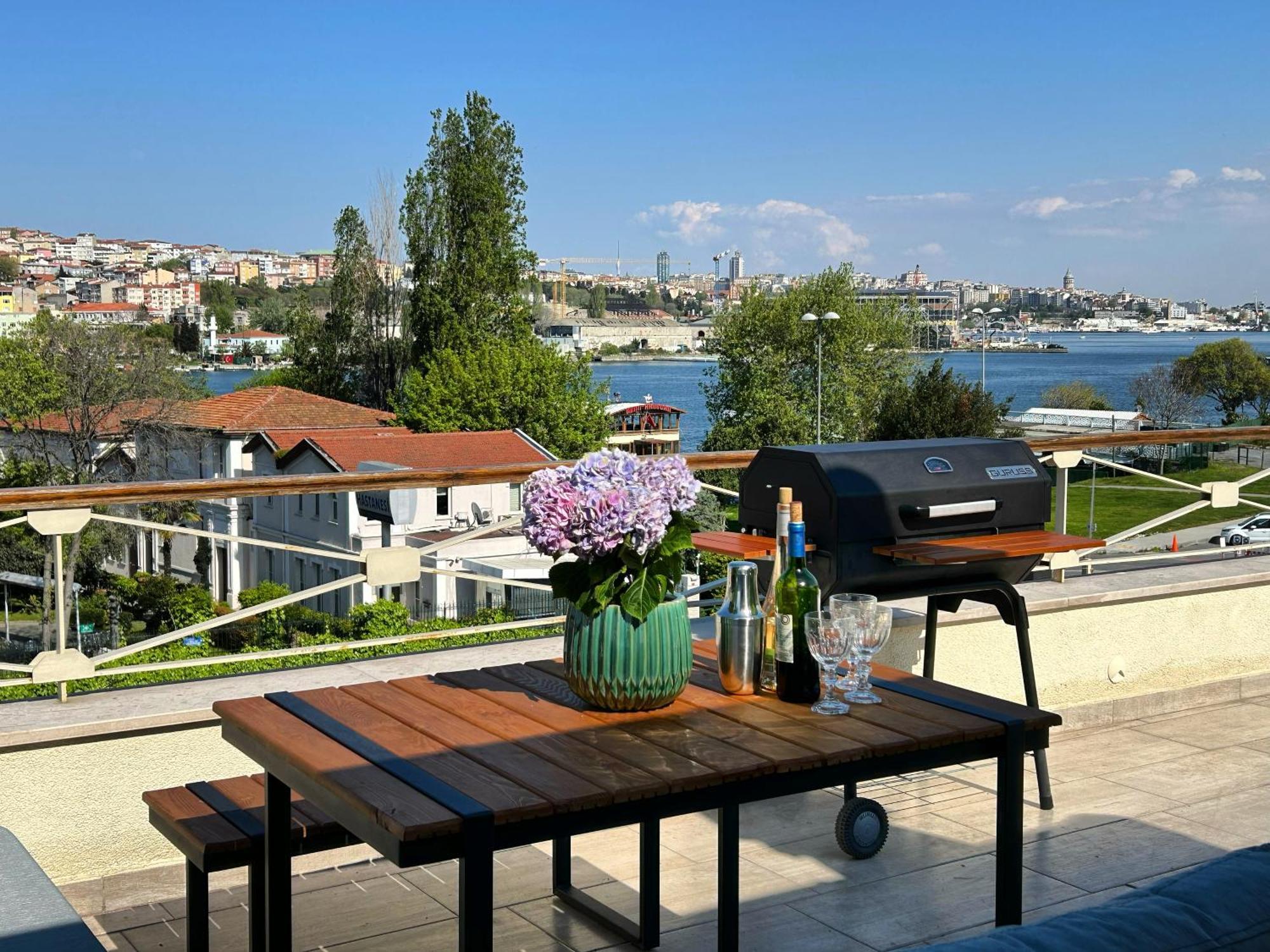 Waterfront Apartment By The Tram - Terrace With Dome & Golden Horn View In Fatih Istanbulská provincie Exteriér fotografie